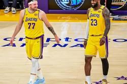 开云体育官网-湖人主场力克公牛，取得两连胜