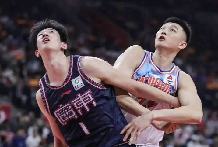 关于湖南湘涛换帅后开局不顺，球员面临压力的信息