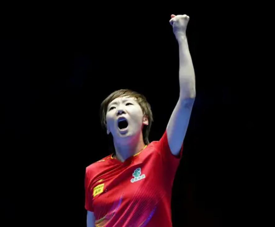 女子排球比赛中俄罗斯队力克对手夺魁