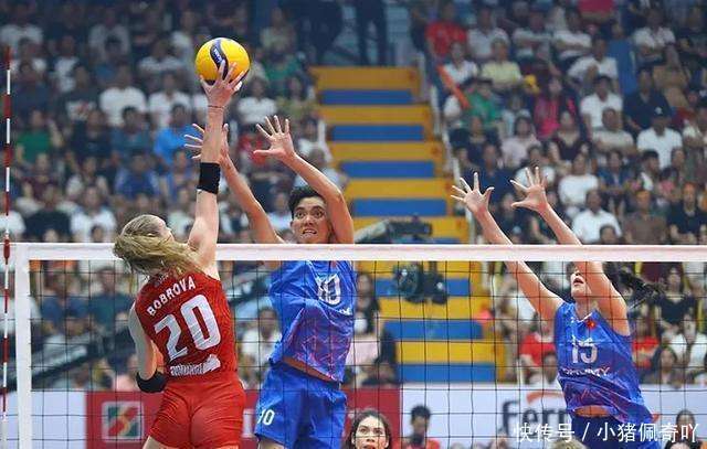 女子排球比赛中俄罗斯队力克对手夺魁
