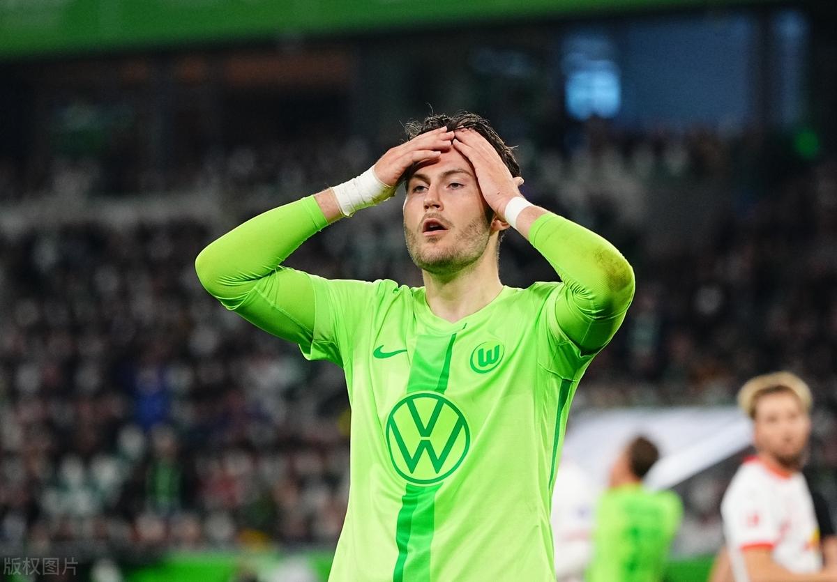 沃尔夫斯堡客场逆转拿下关键三分的简单介绍