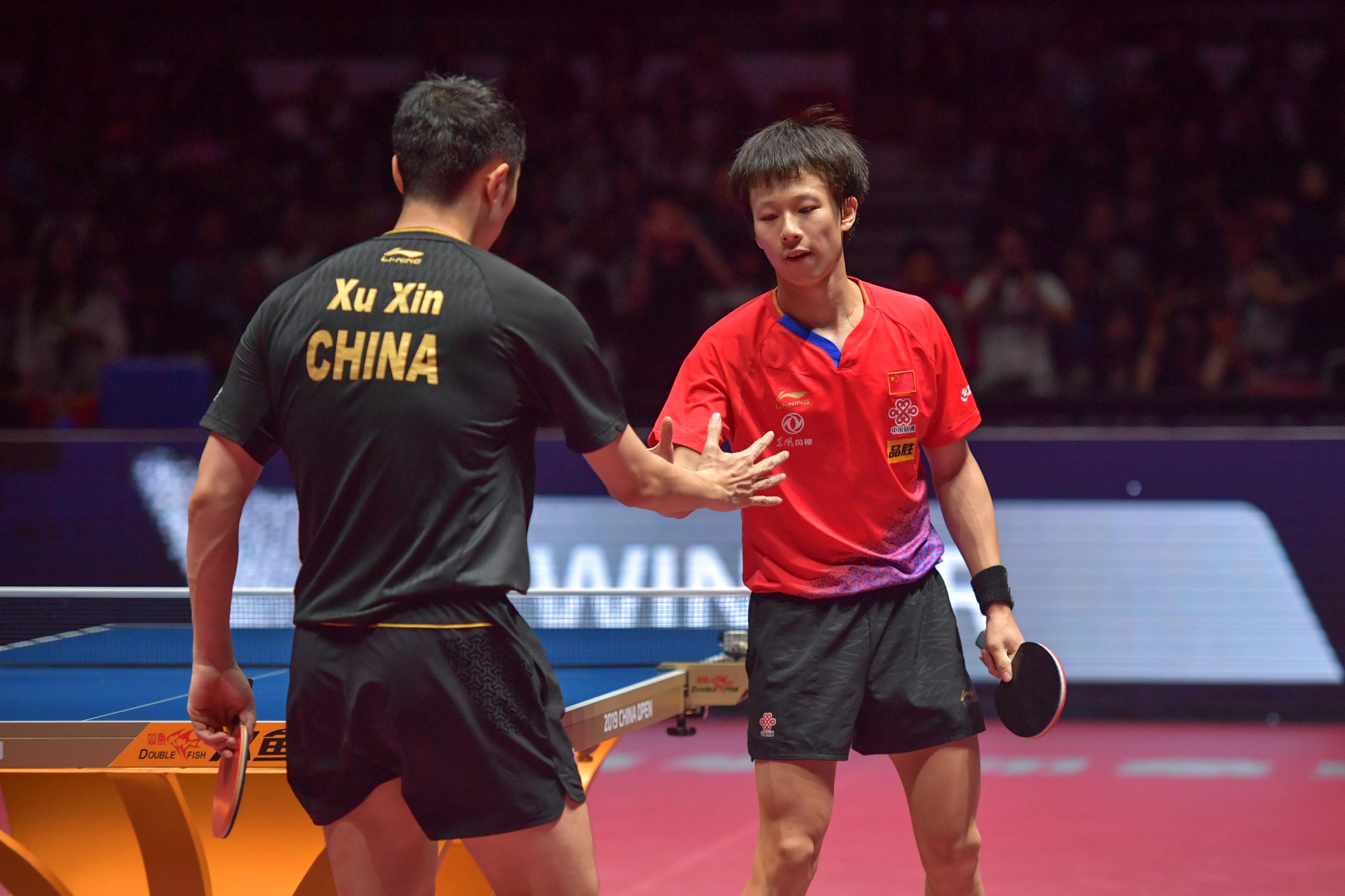 关于乒乓球赛场悬念重重，竞争激烈角逐激动人心的信息