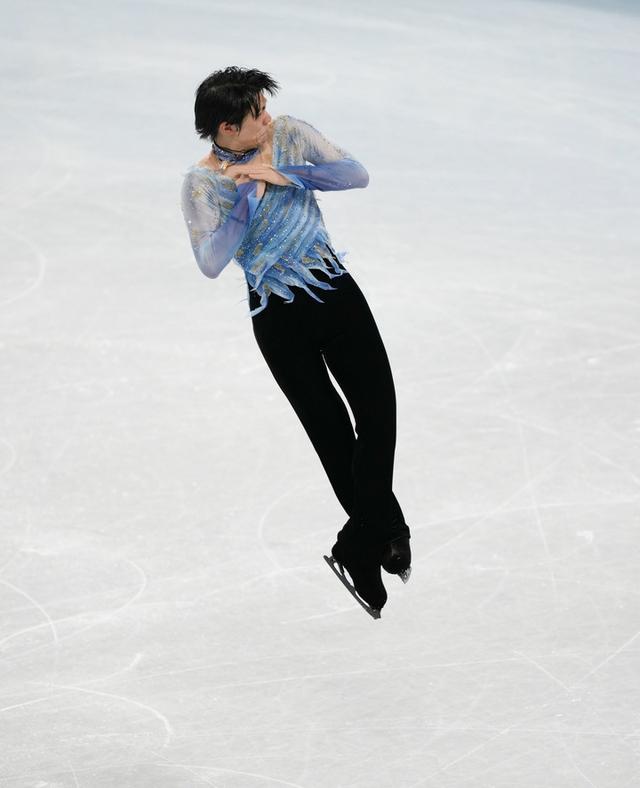 斩获绝美!花滑冰场上夺得冠军头衔 斩获绝美!花滑冰场上夺得冠军头衔