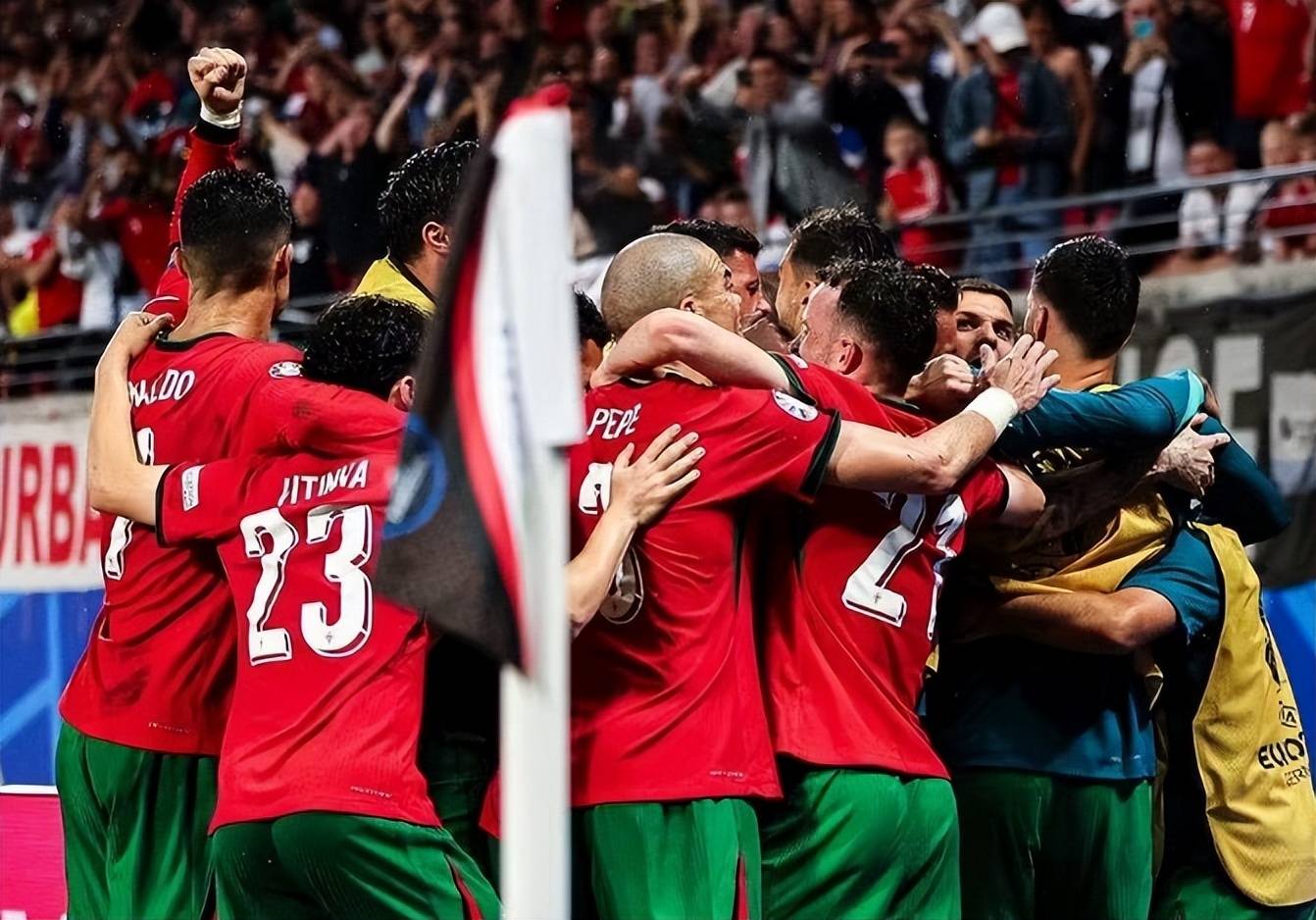 西班牙逆袭捷克，闯入欧洲杯提前晋级