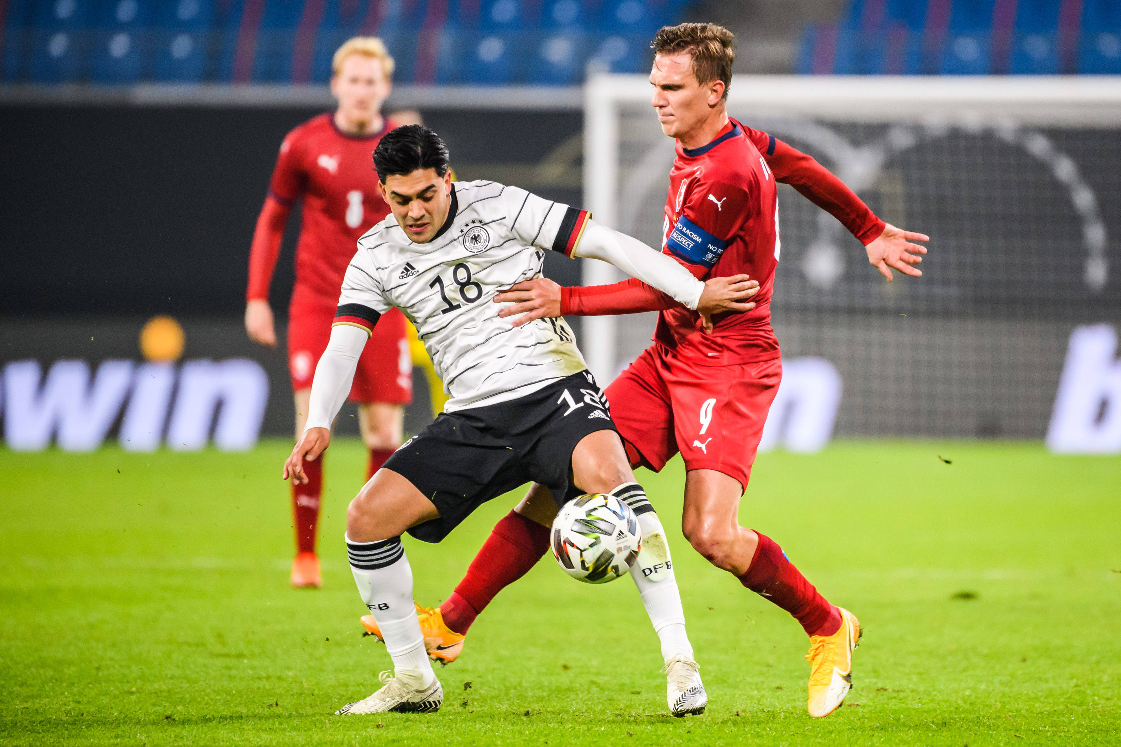 丹麦队在比赛中取得了一场令人印象深刻的胜利的简单介绍