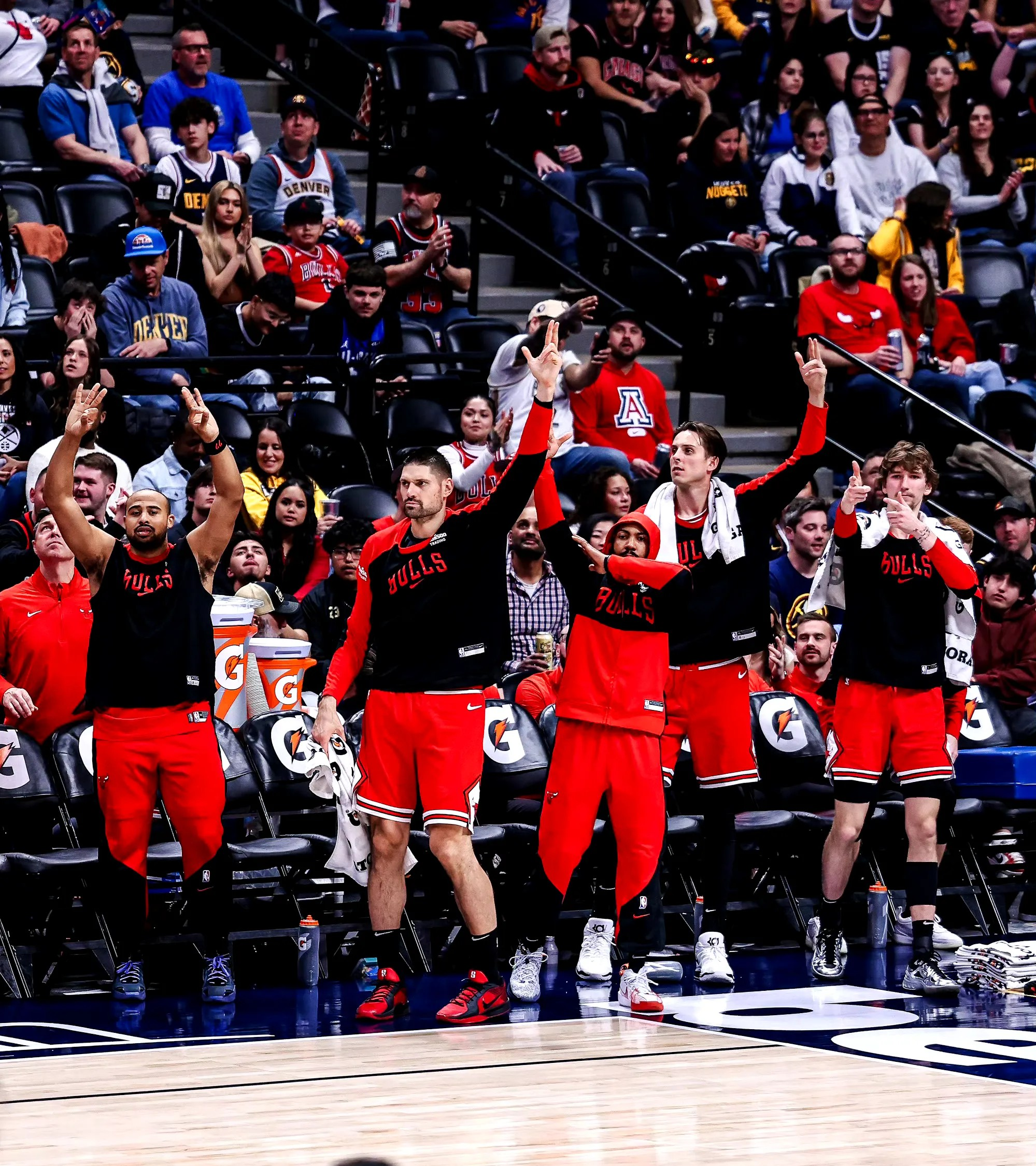 关于公牛主场战胜老鹰,取得关键胜利的信息 关于公牛主场战胜老鹰,取得关键胜利的信息