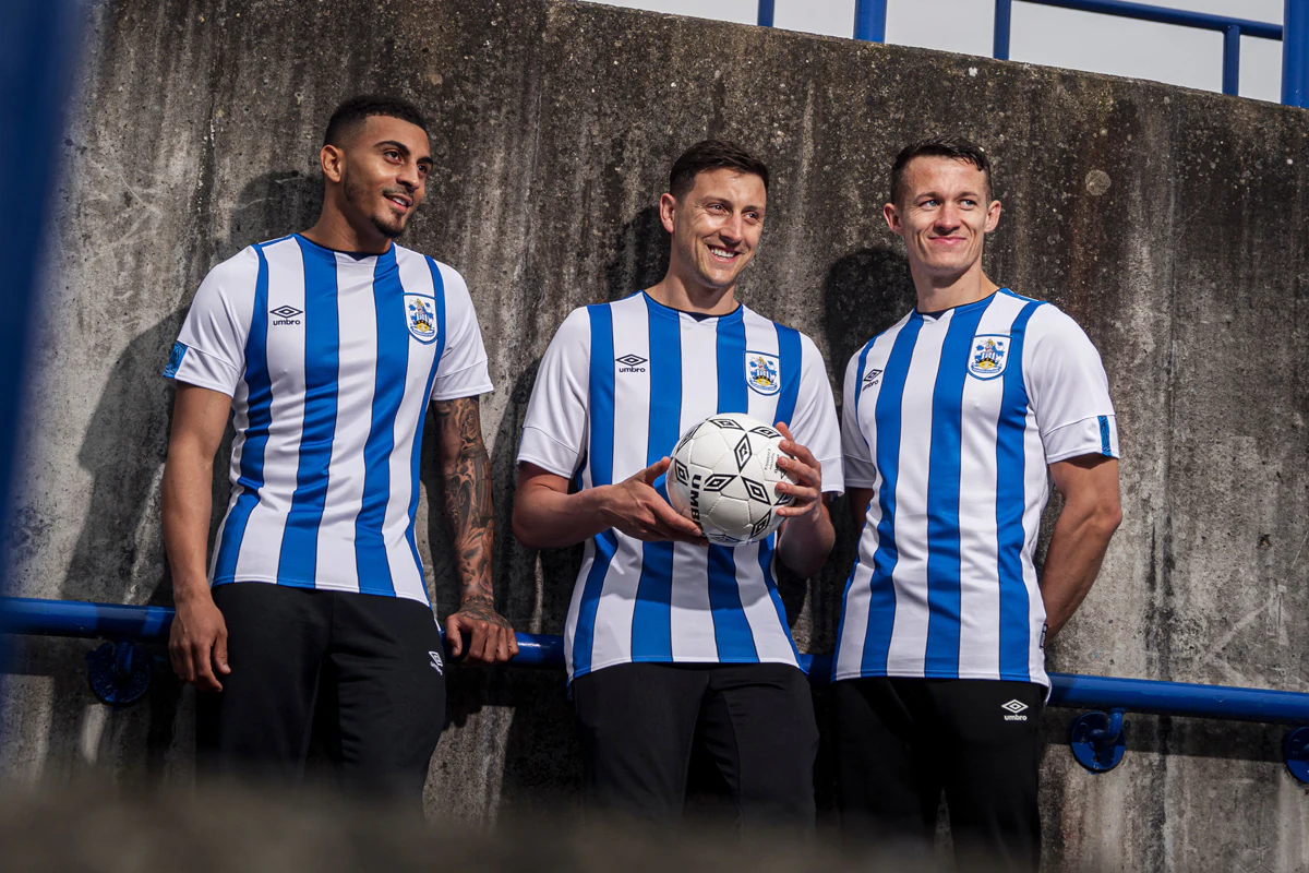 哈德斯菲尔德主场不敌，半场领先终场落败