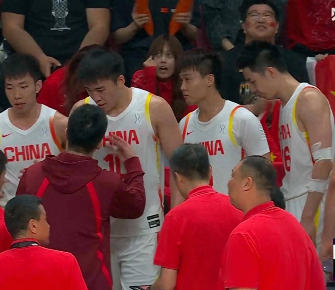 男篮实力横扫对手,势不可挡 男篮实力横扫对手,势不可挡