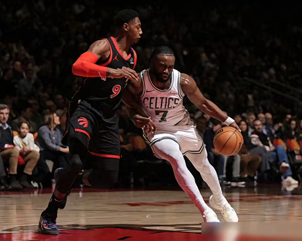 猛龙击败凯尔特人，范弗利特砍下三双数据！塔图姆助攻名列前茅？的简单介绍