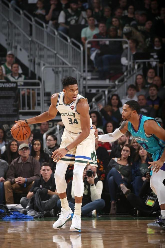 雄鹿大胜黄蜂,重回胜利赛道的简单介绍 雄鹿大胜黄蜂,重回胜利赛道的简单介绍