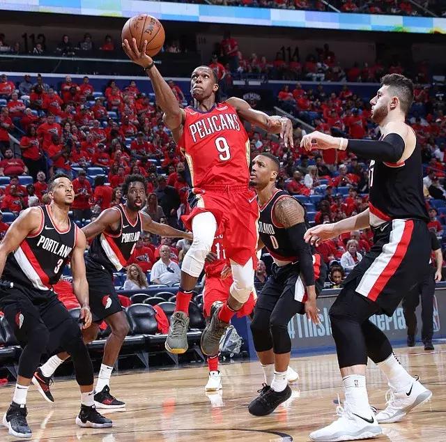 热火横扫水花,轻松晋级下一轮 热火横扫水花,轻松晋级下一轮